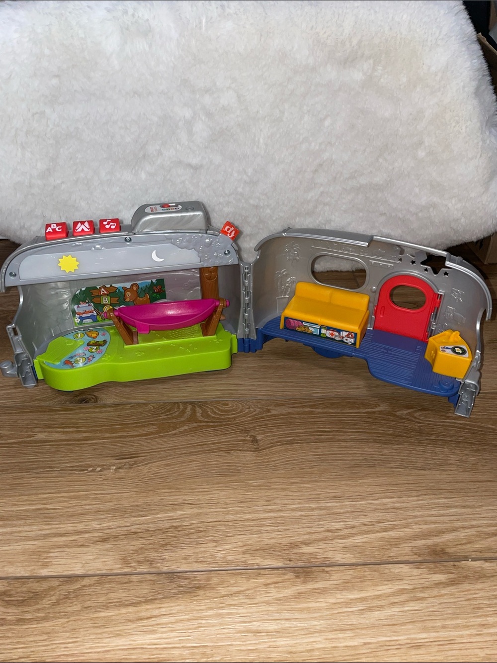 Fisher Price Little People Light Up Learning Camper - Picture 2 of 5